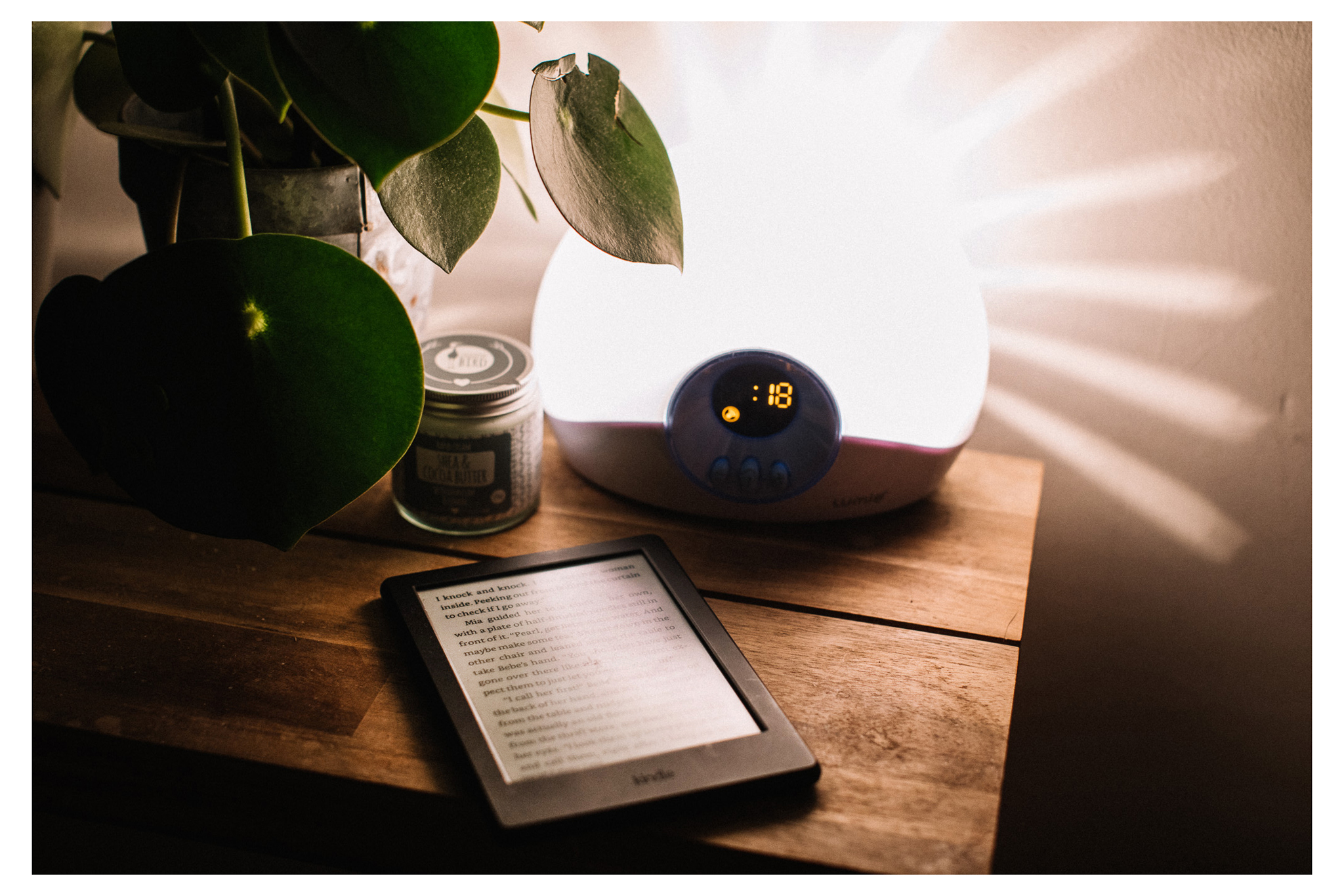 Just 6 minutes of reading before sleep is shown to reduce stress by a whopping 2/3rds. Retr~eat blog.