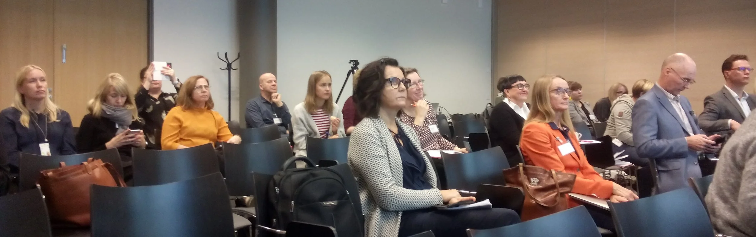 SEGLI-hankkeen työpaja keräsi joukon osallistujia kuuntelemaan ja keskustelemaan segregaation lieventämisestä