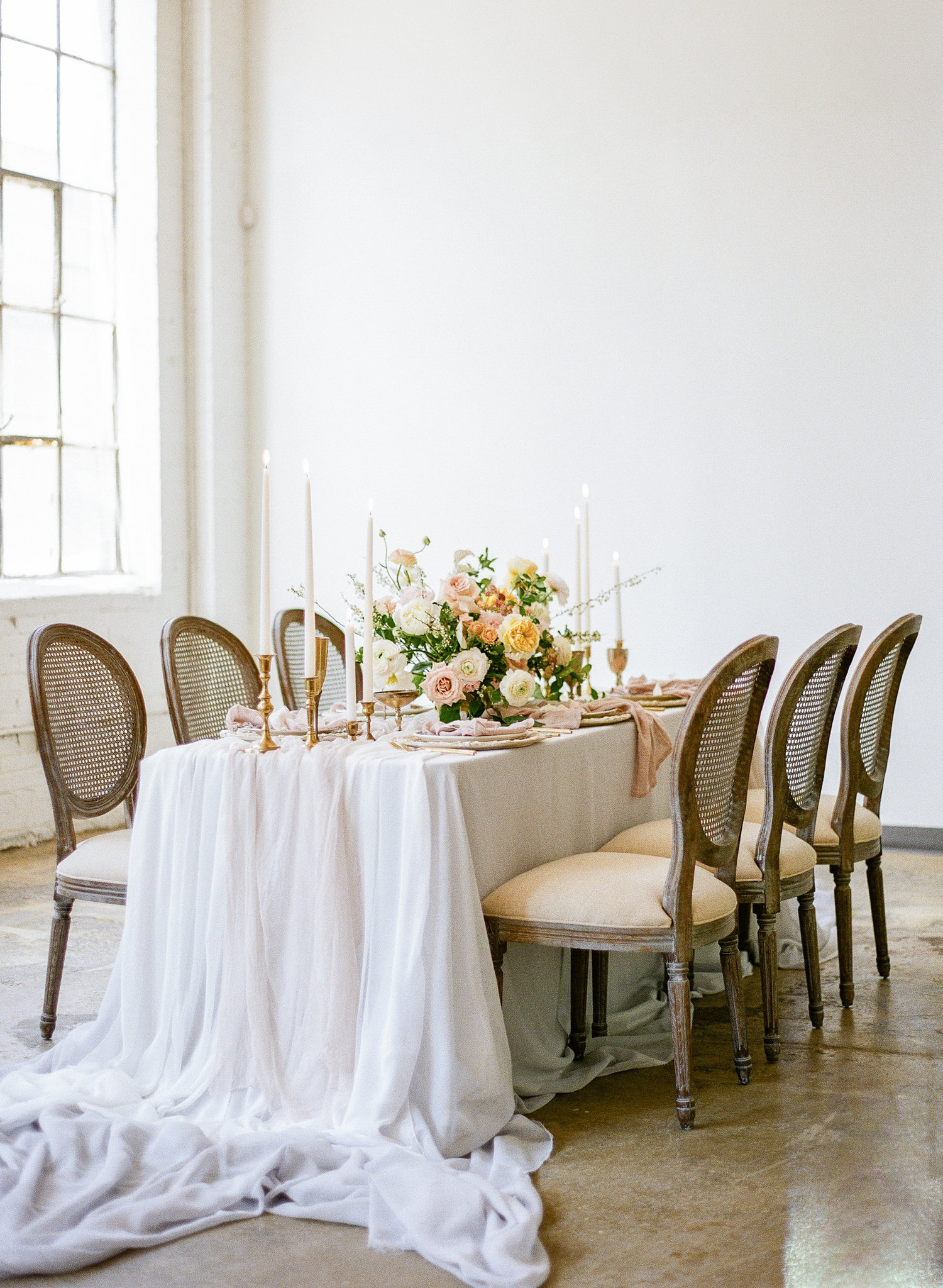 STYLED SHOOT&lt;strong&gt;INDUSTRIAL ETHEREAL&lt;/strong&gt;