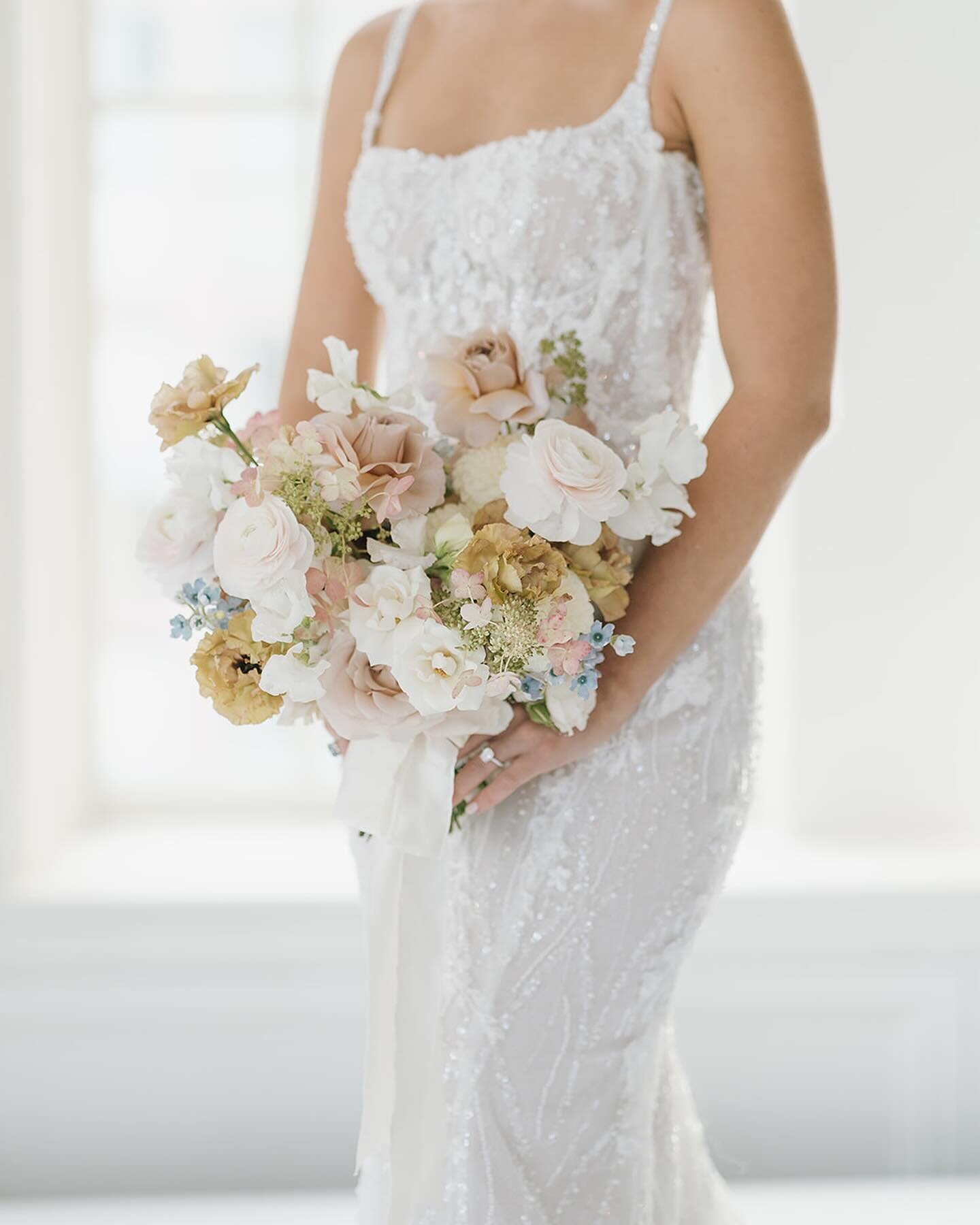 Very ready for some spring sunshine and blooms! 

Photos @bsimkova 
Planning and design @claire_blushandbowties @claire_blushandbowties 
Florist @huntandgatherfloral 
Venue @omnikingedward 

#modernwedding #antibride #stylishwedding&nbsp;#wedding&nbs