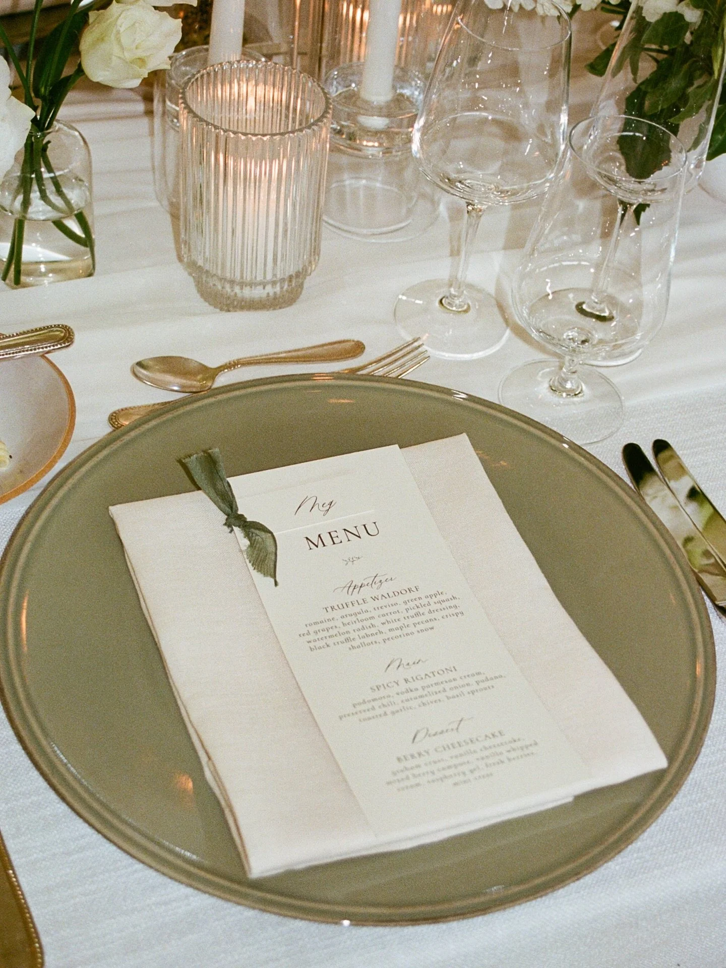 Classic estate celebration for M &amp; A 

Planning and design @clementandcoevents 
Photos @515photoco 
Florist @jackieo.events 
Tent @premiertents 
Decor @simplybeautifuldecor @detailzfurniturerentals 
Catering @fooddudes 
Stationery @paperandposte 