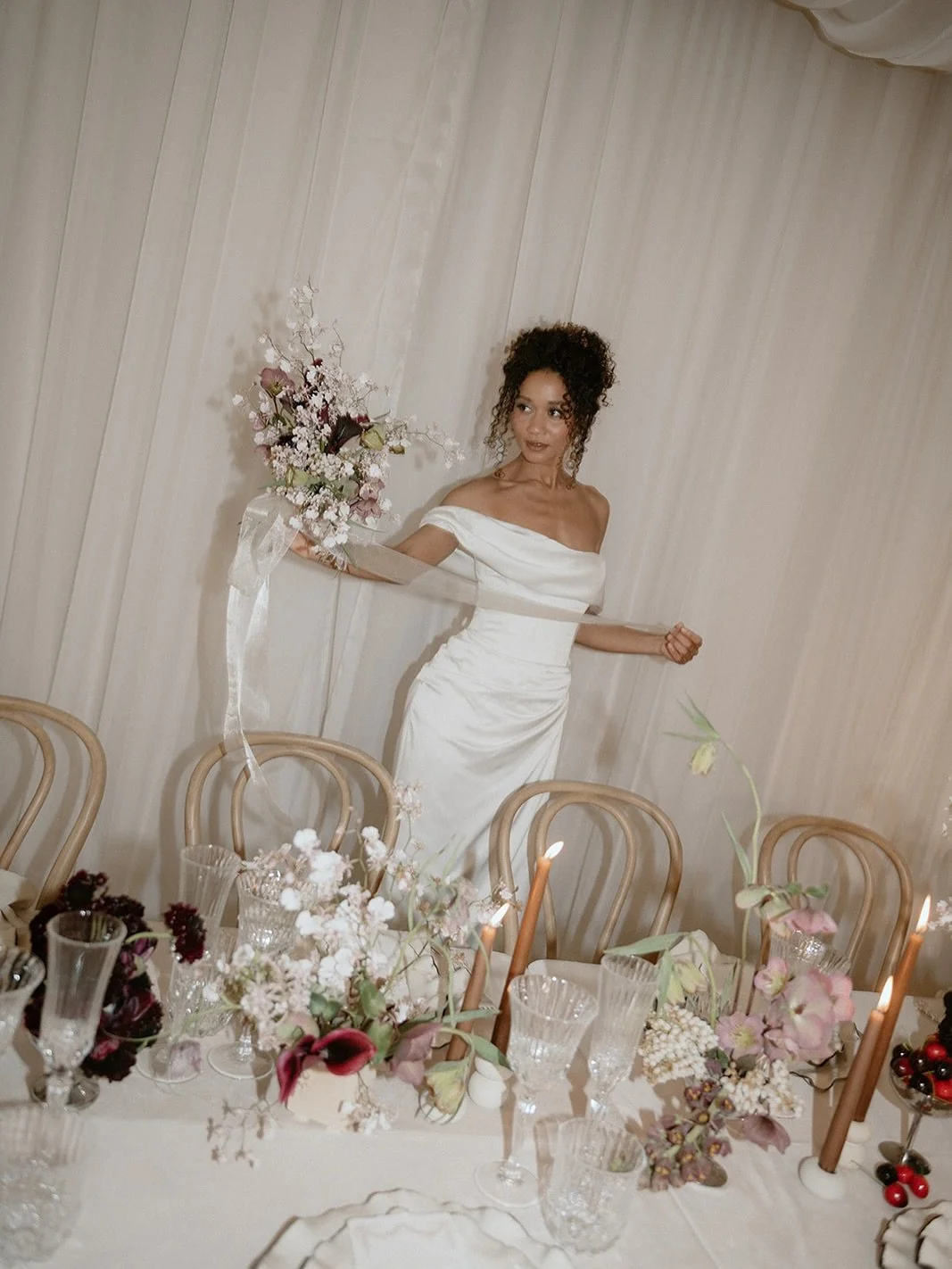 Pretty little details ✨

Planning and design @clementandcoevents
Photos @jennifermoher
Florist: @neroli_floraldesign
Tabletop Decor: @taletalesinc
Stationery: @royalstationerydesign
Model: @lifeoflindura @bnmmodels
Draping and Chairs: @element_event_