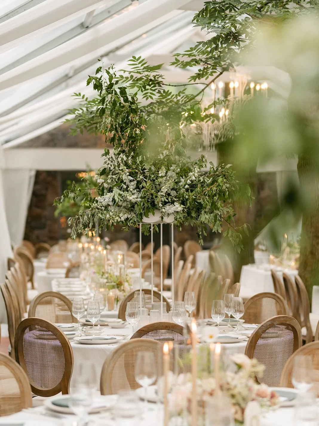 Tablescape dreamin&rsquo; for @kristenmcgowan 

Planning and design @clementandcoevents 
Photos @515photoco 
Florist @kenilworthfloral 
Venue @graydonhallmanor 
Decor @simplybeautifuldecor 

#luxuryweddingplanner #weddingplanner #weddinginspiration #