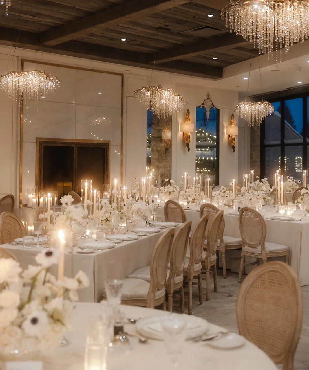 That winter wedding glow ✨

Planning and design @clementandcoevents 
Photos @chriscopelandweddings 
Florist @joeybutta 
Table decor @simplybeautifuldecor 
Venue @elora_mill 

#eloramillwedding #antibride #stylishwedding&nbsp;#wedding&nbsp;#weddingday