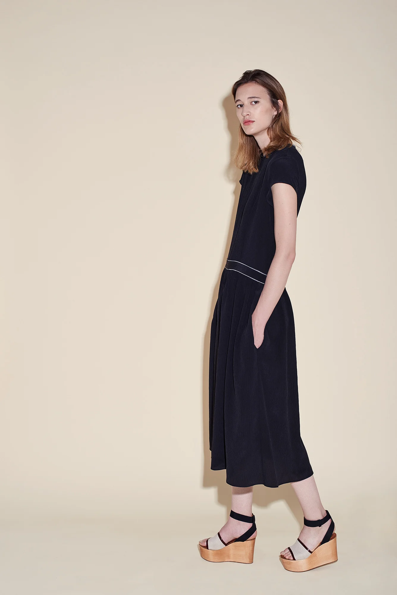Long dress short sleeves silk crepon black