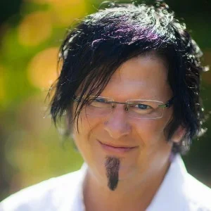 Brian Hardin Headshot.jpeg