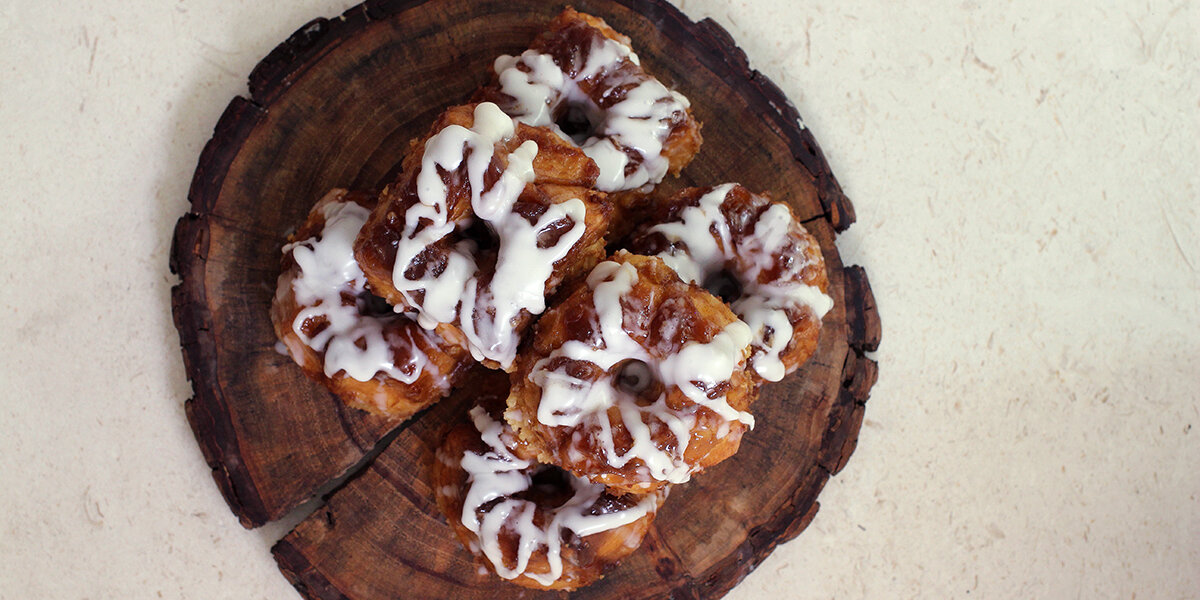 APPLE CINNAMON MONKEY BREAD