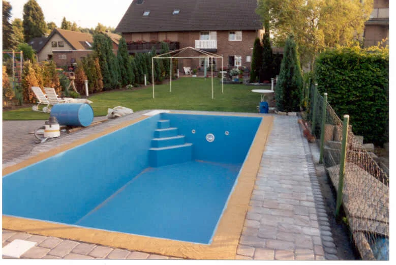 teichbau_schwimmteich_gfk_glasfaser_alfred_langer_aluterra_koeln