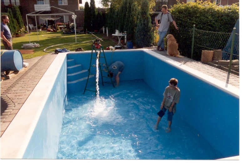 teichbau_schwimmteich_gfk_glasfaser_alfred_langer_aluterra_koeln