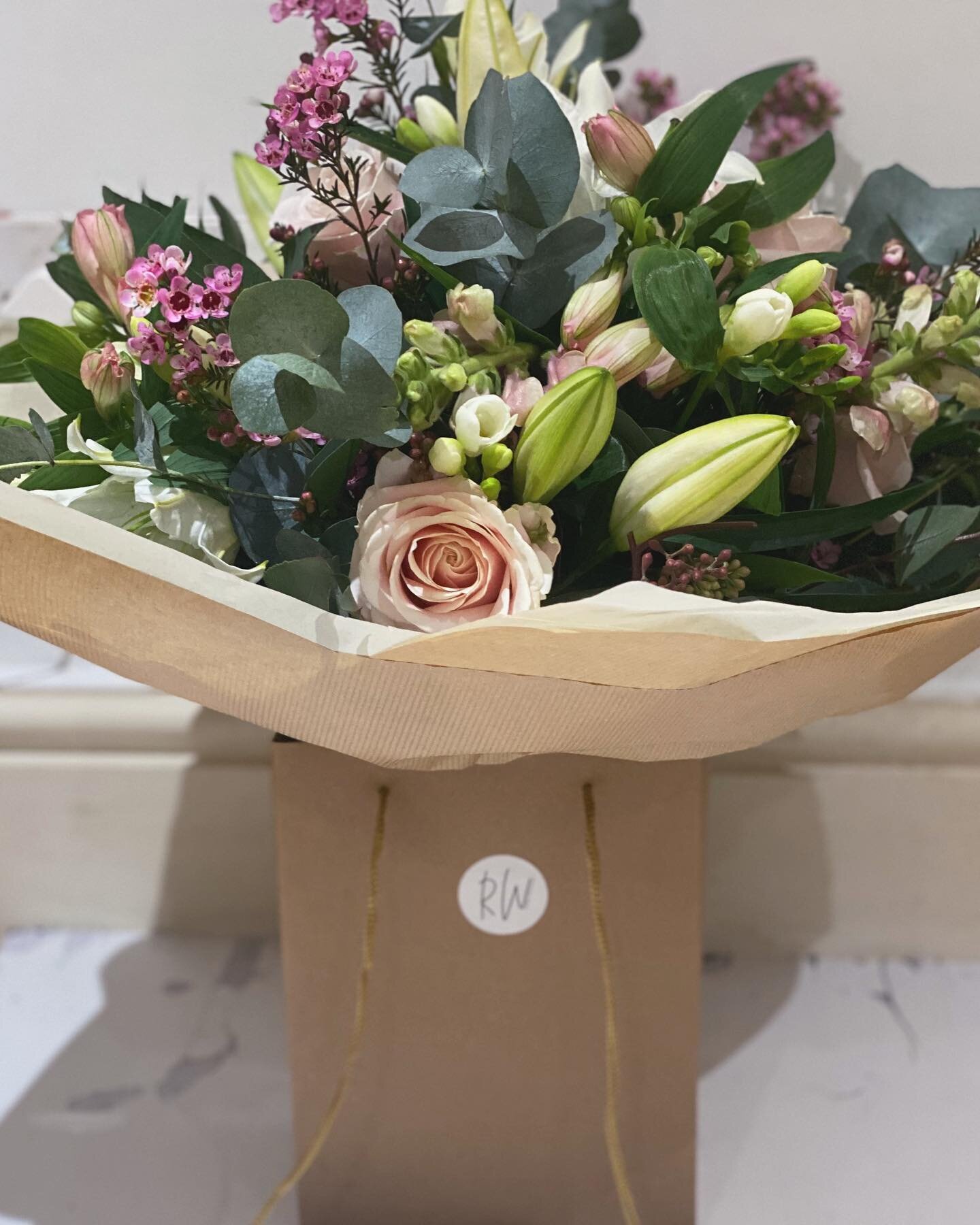 🌸 MOTHERS DAY ⁣
⁣
Show your mum/baby mama/soon to be mummy some love this Mother&rsquo;s Day! Bouquets can be ordered up until the 11th March 🤍 ⁣
⁣
Bouquets are &pound;55 and will be filled with some of my Spring favourites, in a mix of pretty past