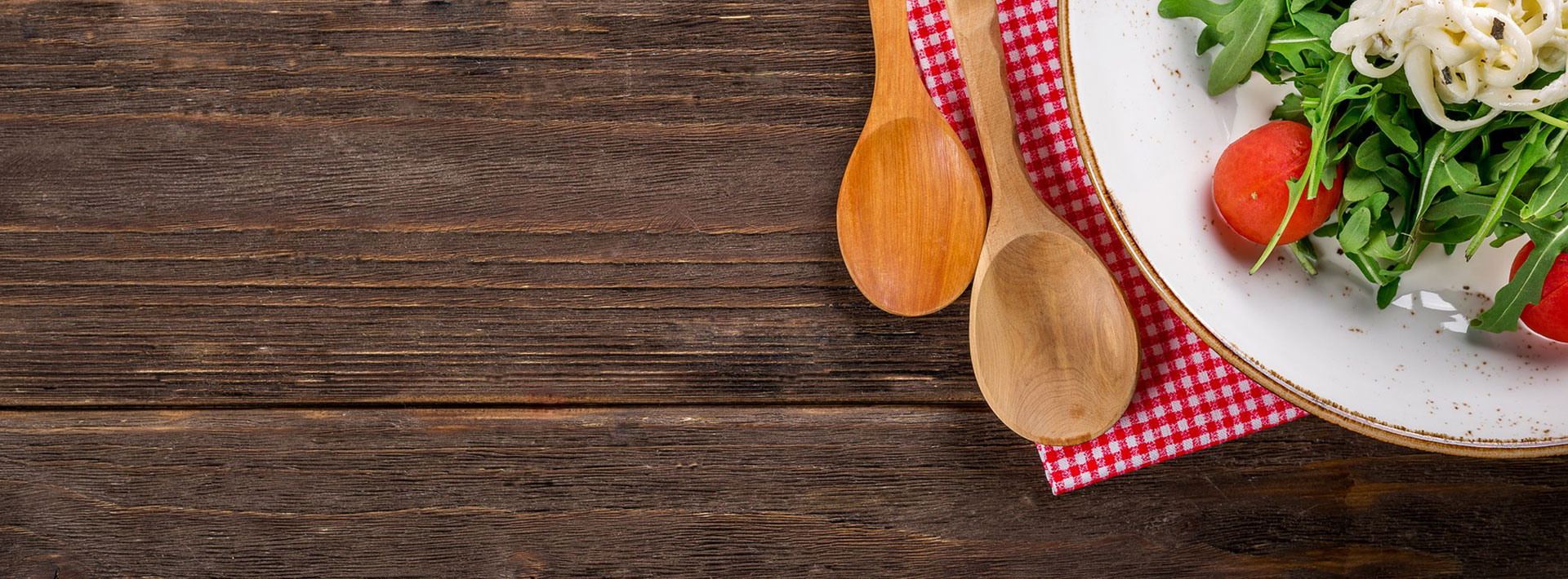 Dinner-Table-wooden-rustic-farm.jpg