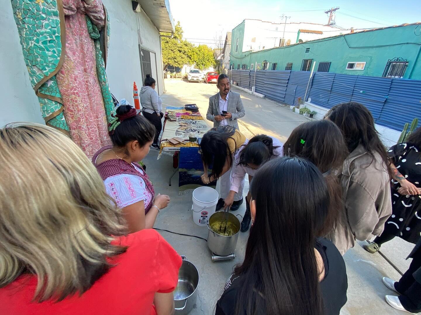Last week the youth committee was able to participate in a Artesana Zapotec workshop and experimented with the natural dye process!🥰