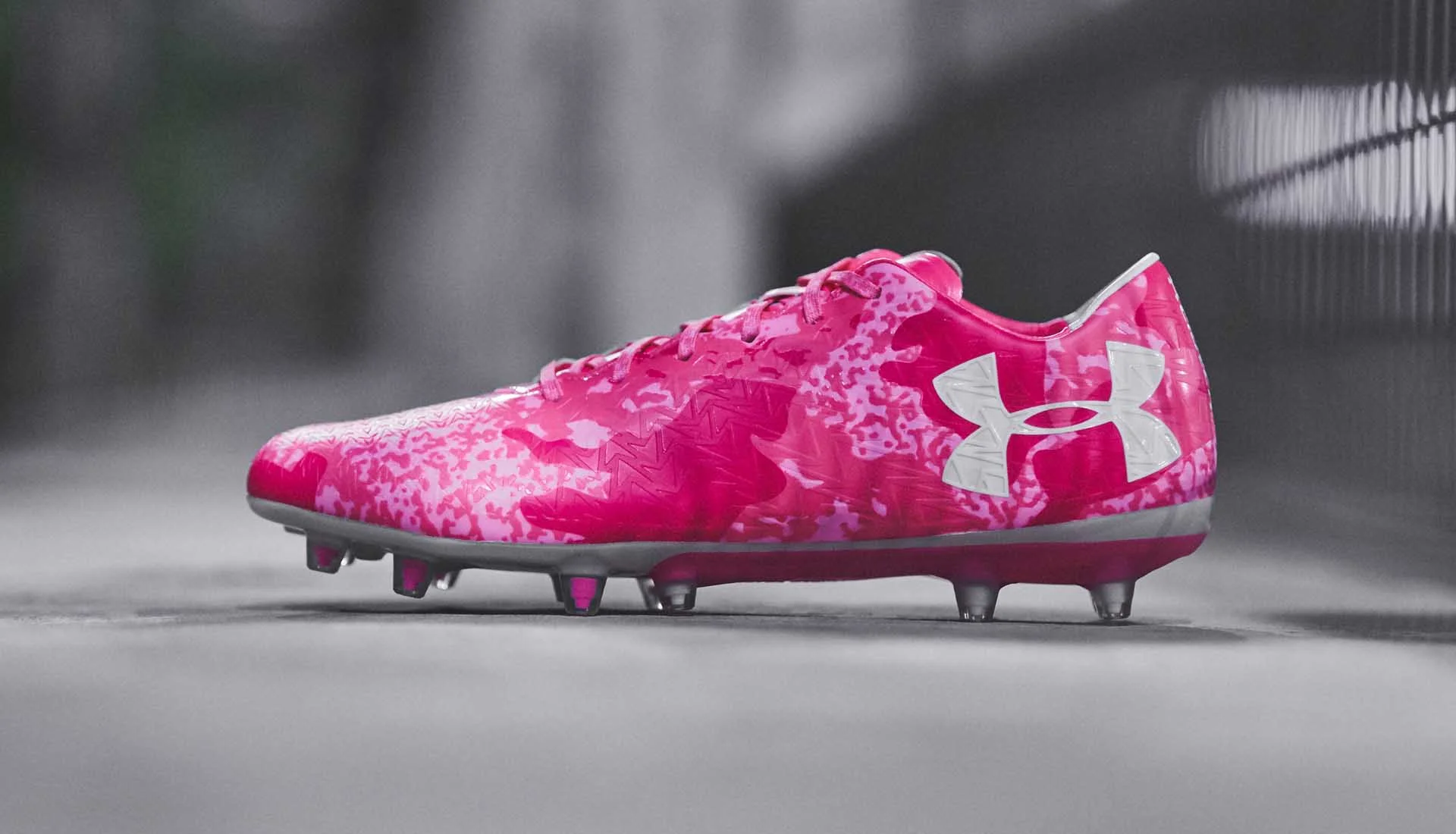 pink under armour soccer cleats