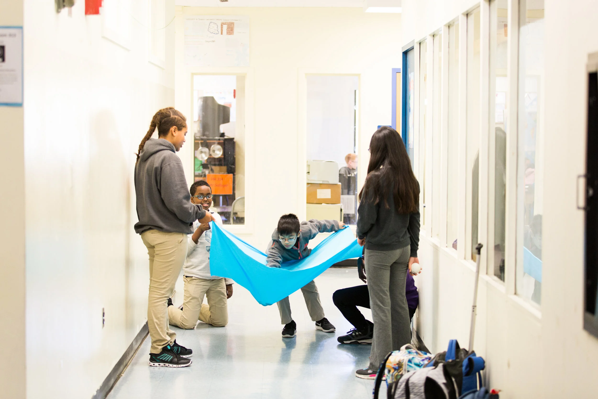 Gravity on the Moon: Experimenting with the Gravitational Field