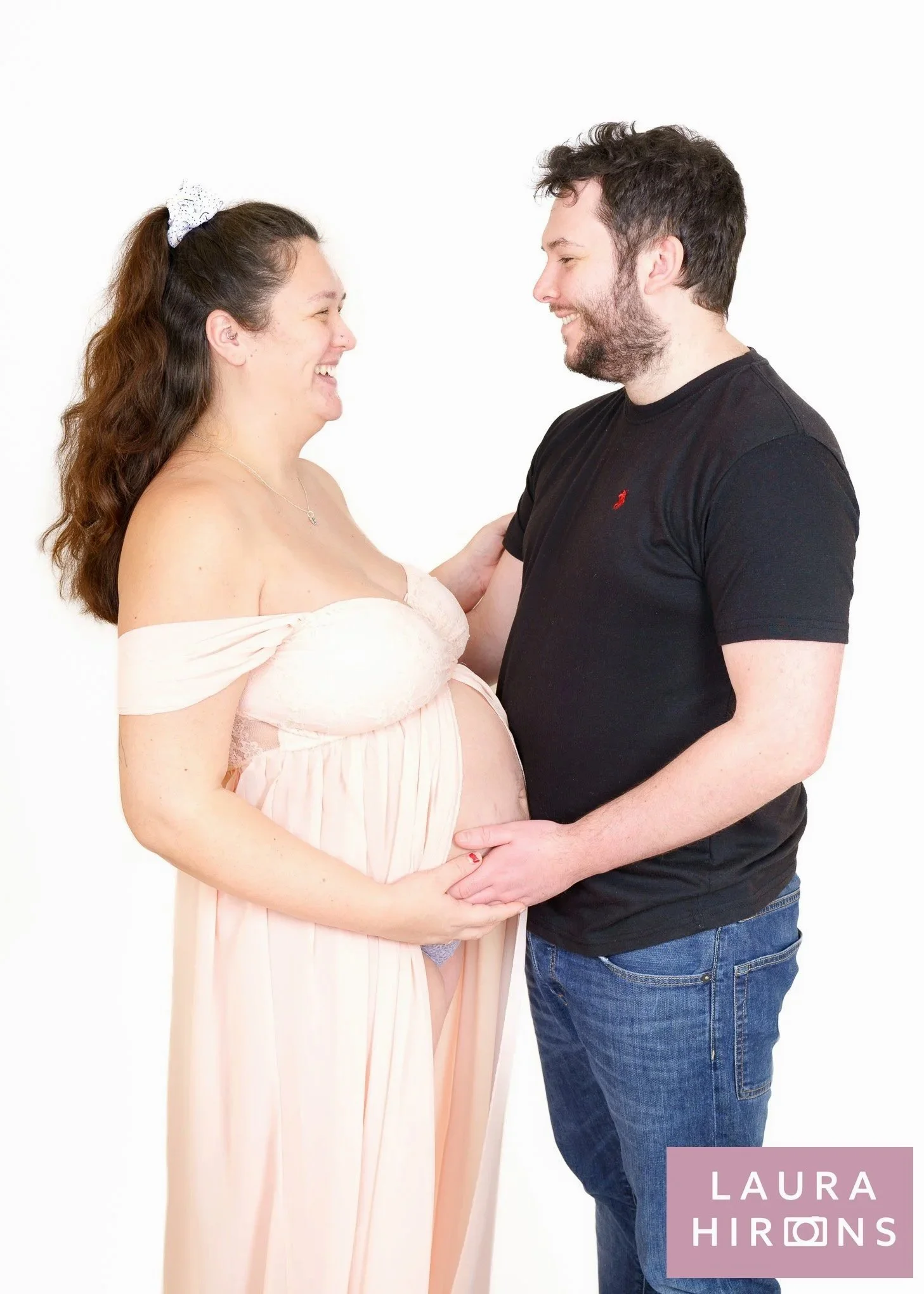 MaternityPhotoshoot2023-7.jpg