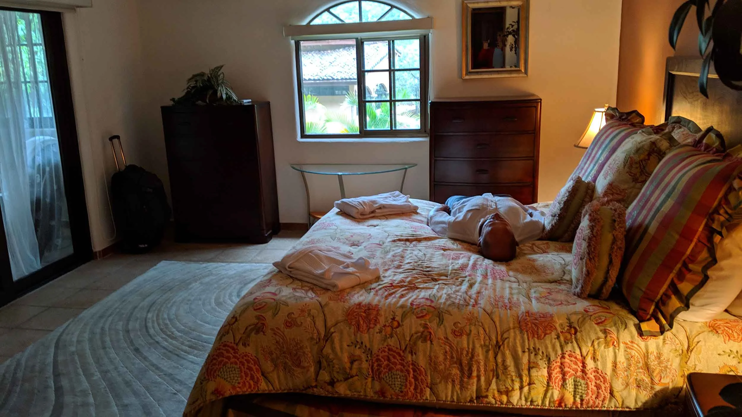 bedroom2.jpg