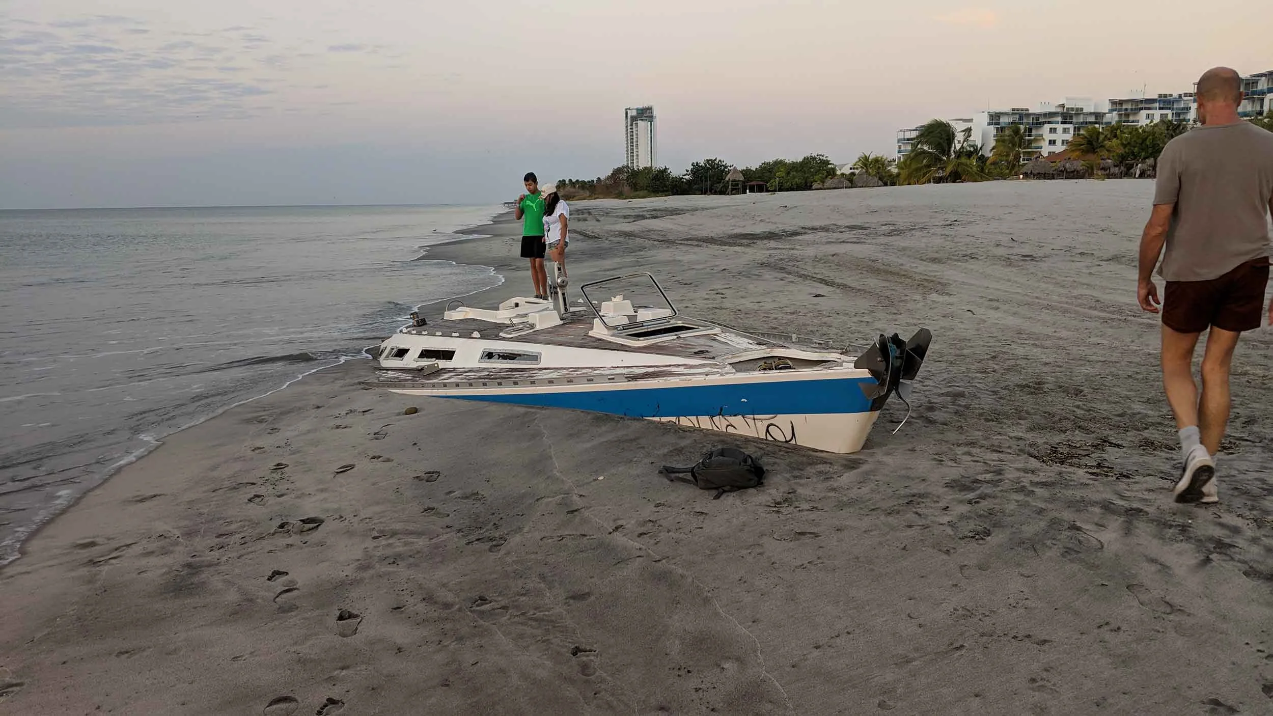 beach01.jpg
