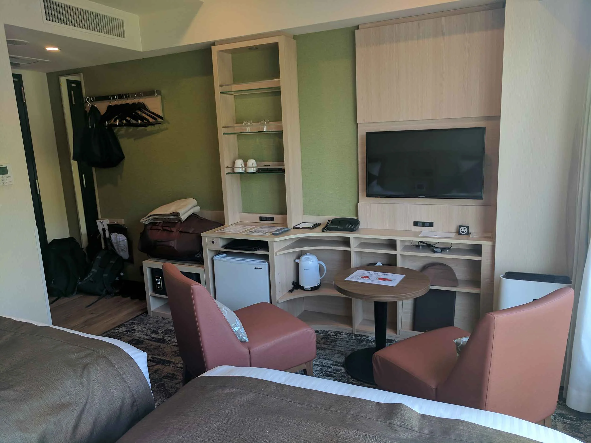 room2.jpg