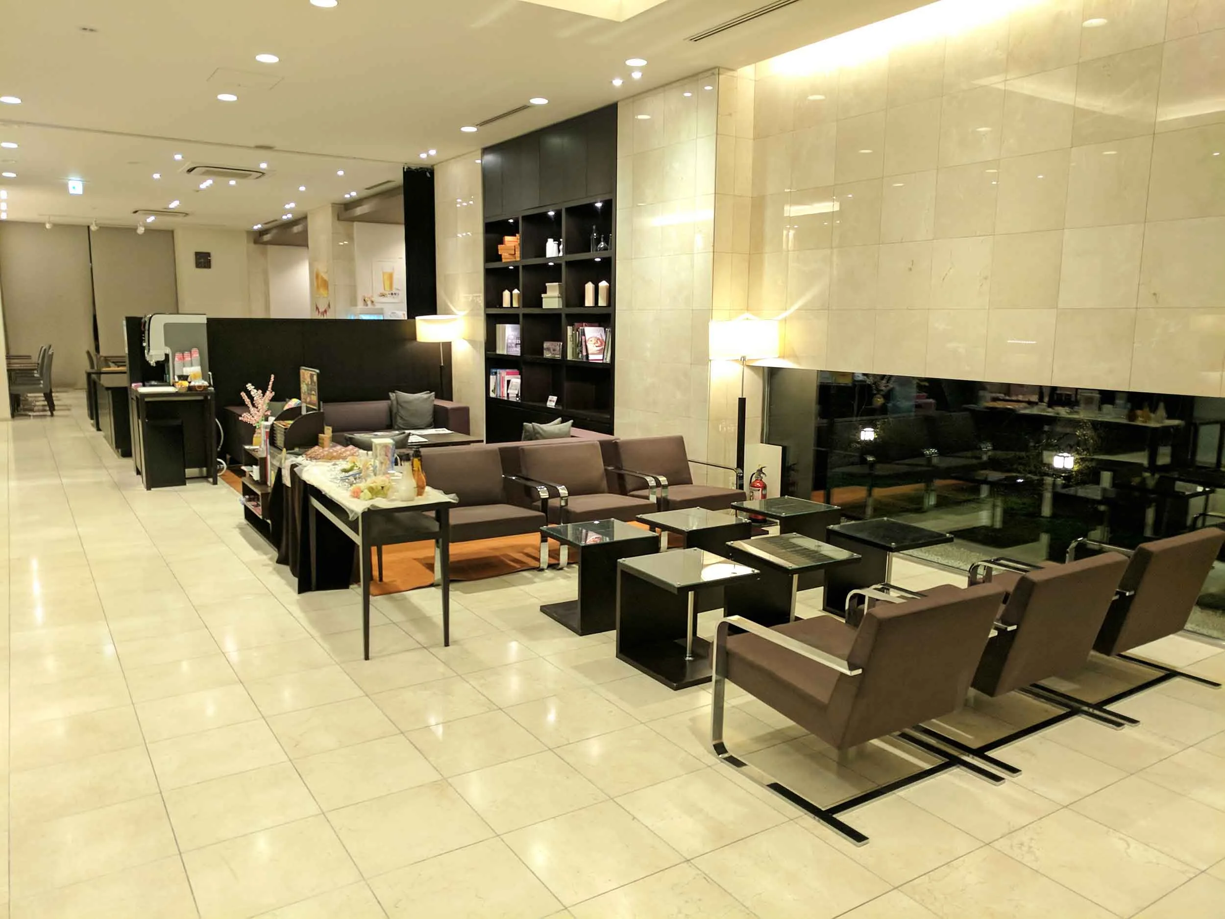 lobby3.jpg