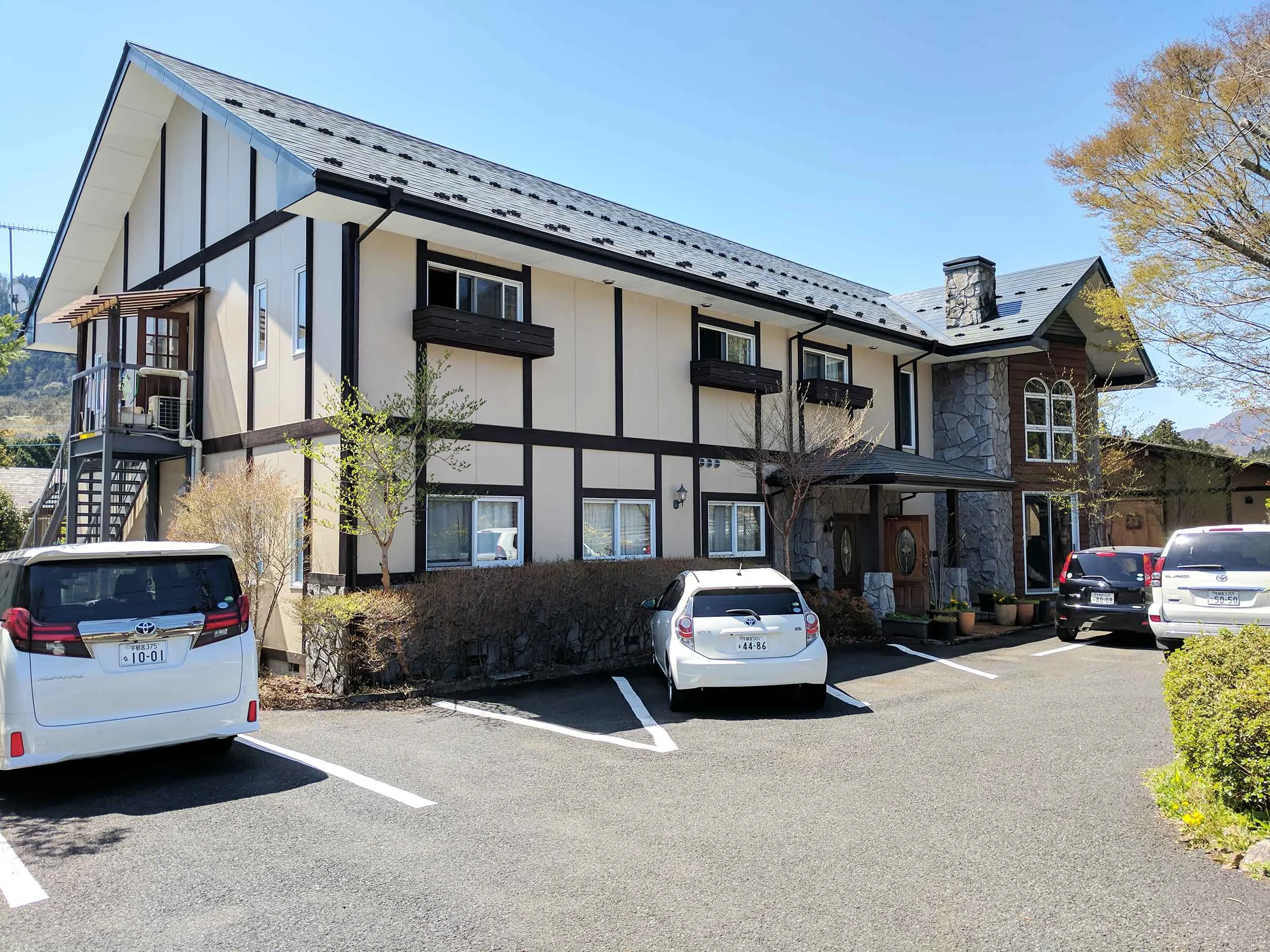 exterior1.jpg