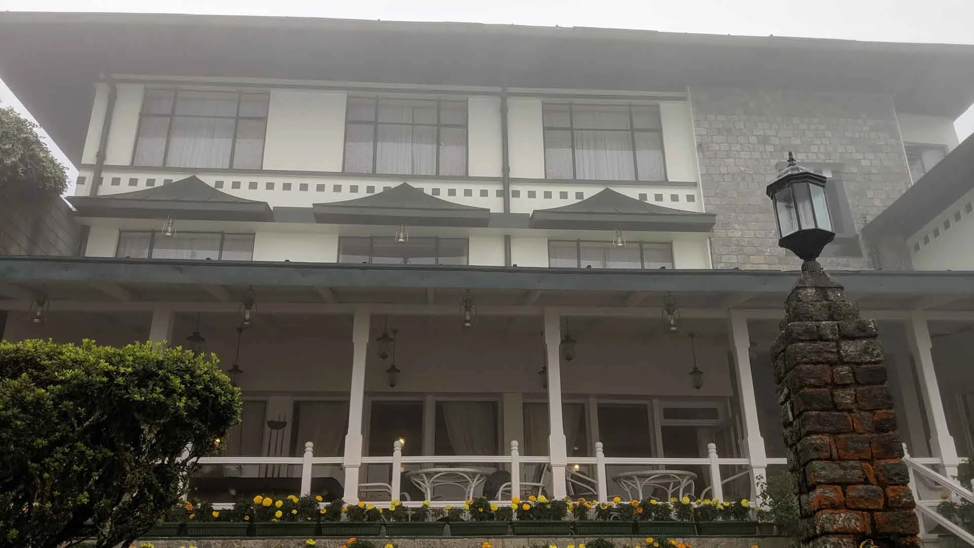 exterior01.jpg