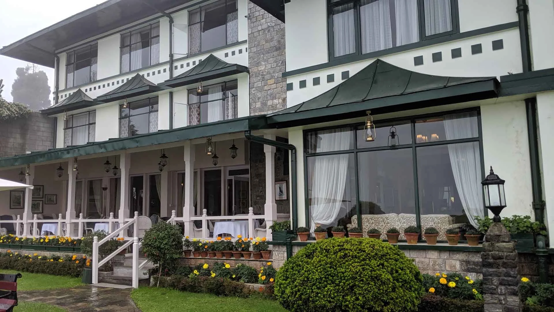 exterior03.jpg