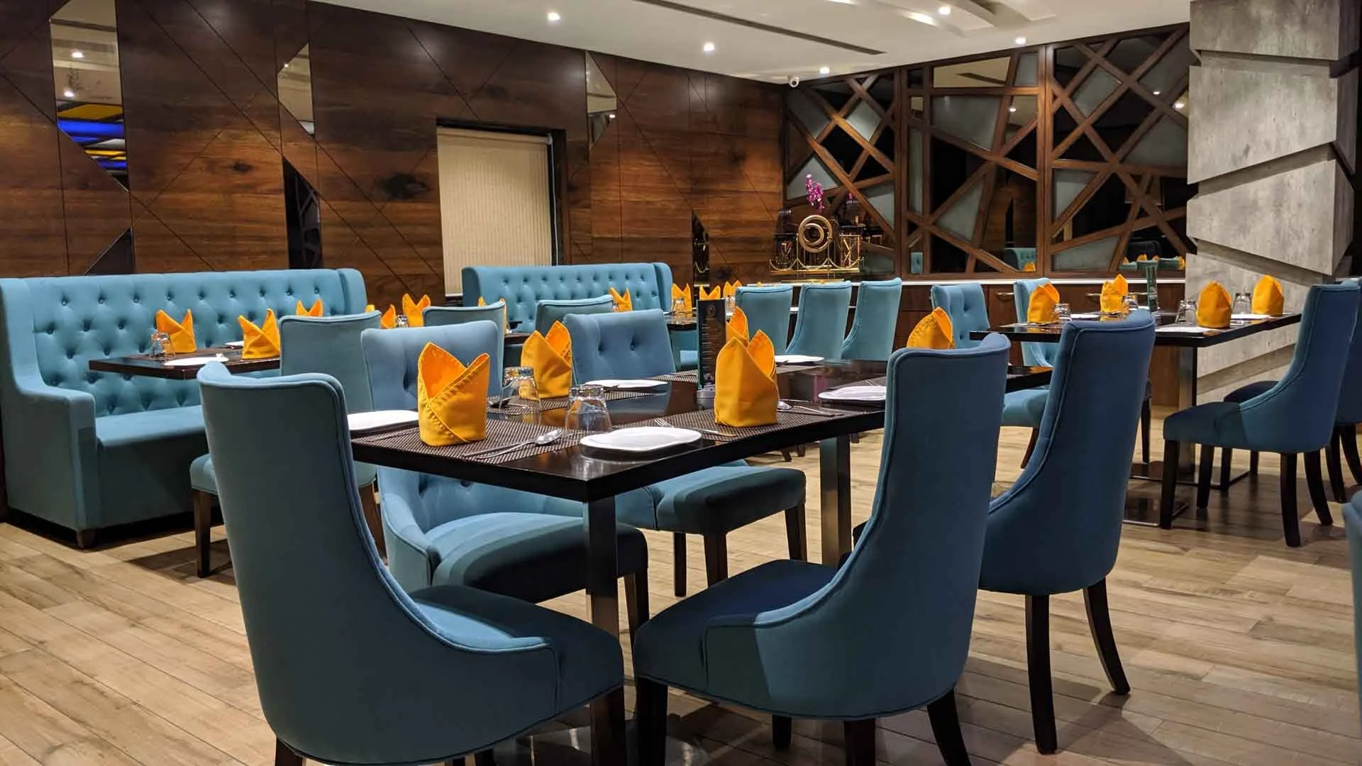dining2.jpg