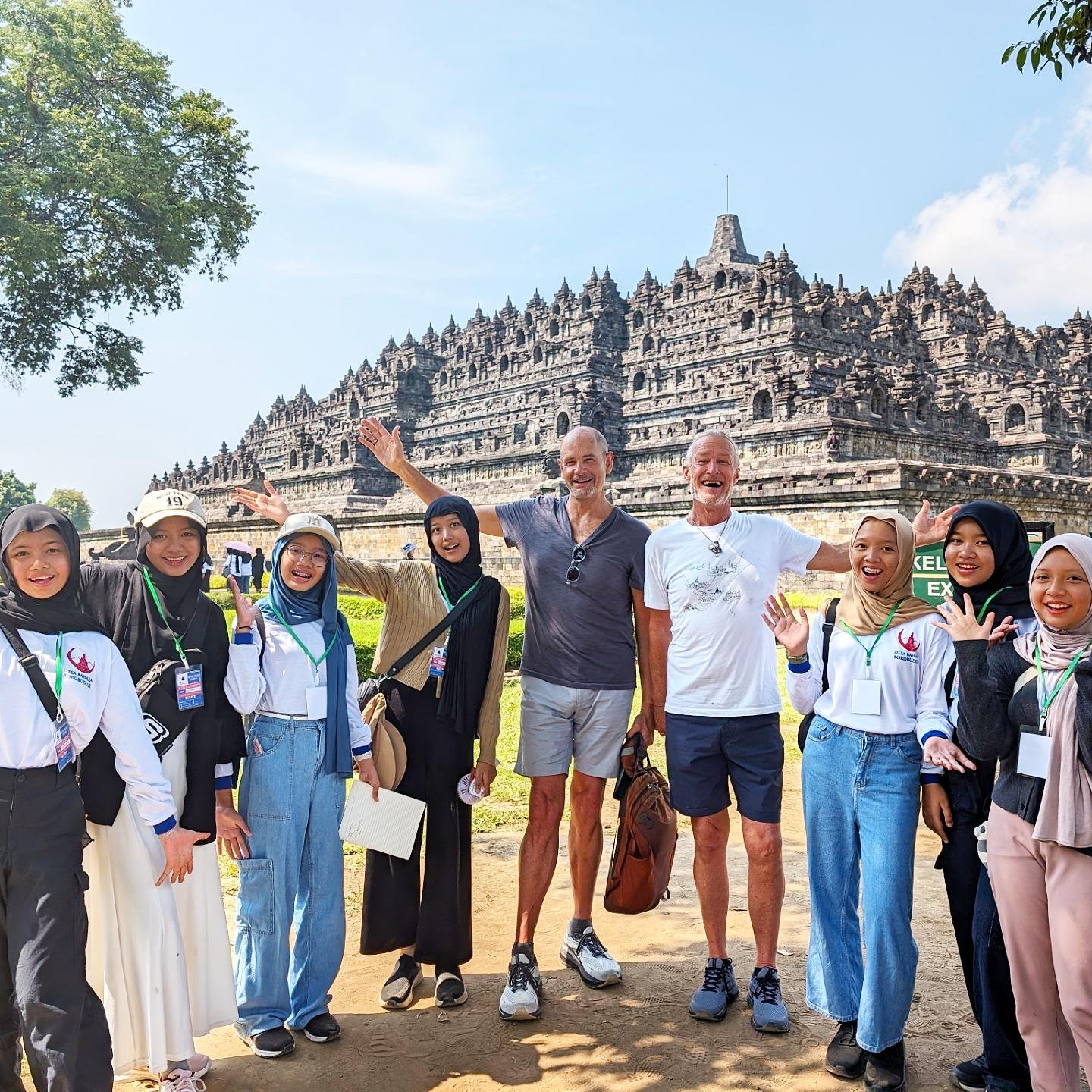 We've been called Travel Ambassadors numerous times! When we get approached by curious students who want to interview us and practice their English we realize how wonderful this travel life truly is! ❤️ These Indonesian students were so bright and ha