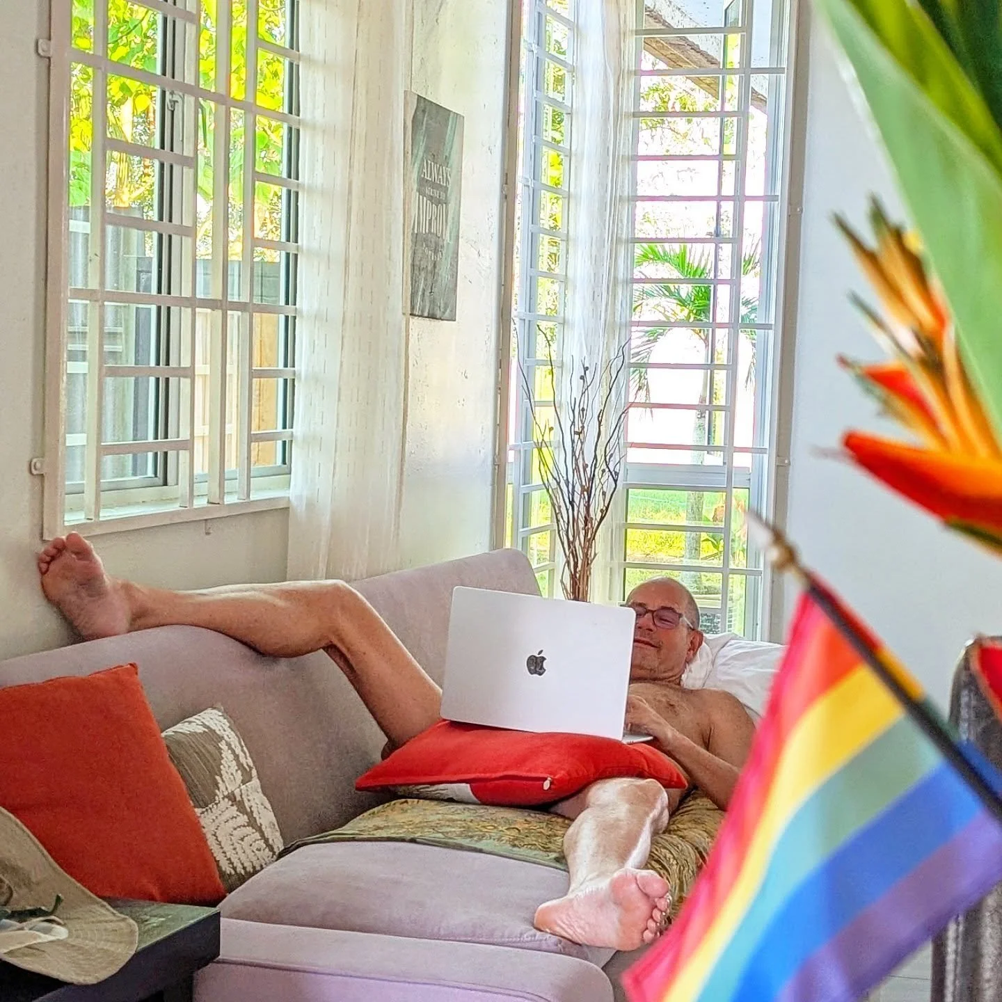 Paul has two offices on Langkawi Island! The couch and the pool! Please call in advance for an appointment! 😂🌞🤣 
#travelbblogger #travelmemories #podcast #malaysia #livingthedream 
👨🏻&zwj;🤝&zwj;👨🏼 Hotelguys.com
☮️ Global Hotel Guys on Faceboo