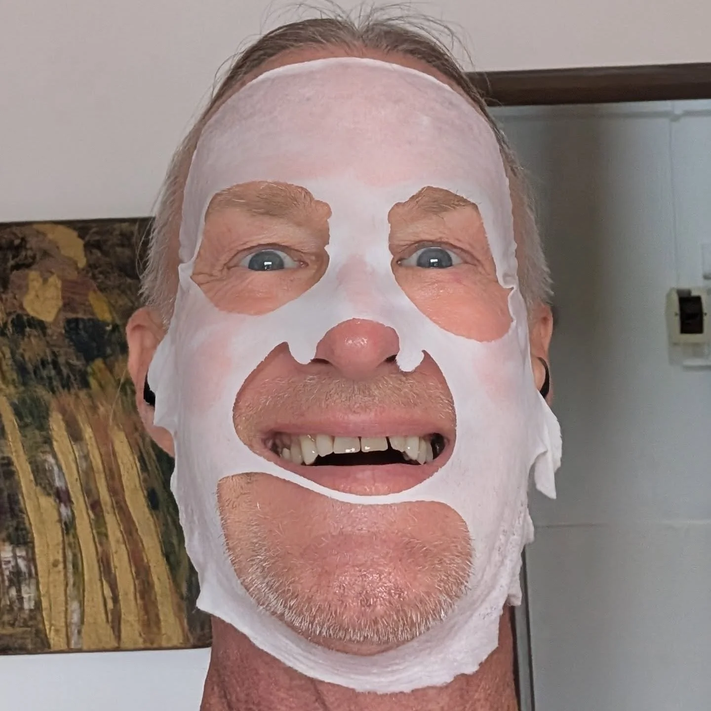 Well, Well WELL!!! 🤣 This was a travel first on Rich's solo retreat on Borakay Island in the Philippines!🥹A little serum mask facial therapy!! 🥸 (Maybe a second treatment will be necessary to return to a younger version of myself!)🤣😂🤣🫰🏼#trave