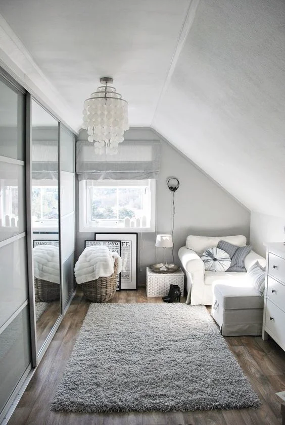 This is a type of room I would never have thought of. A small wardrobe room with a silent and nice place to read and relax. 
