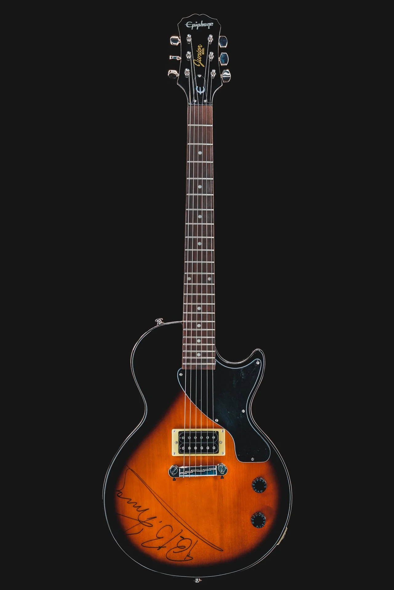 Gibson (Wide).jpg