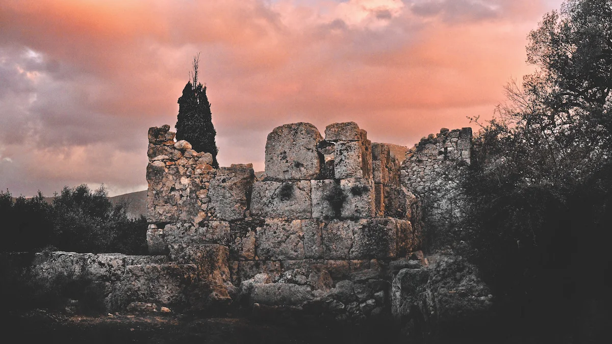 Old Ruins 2.jpg