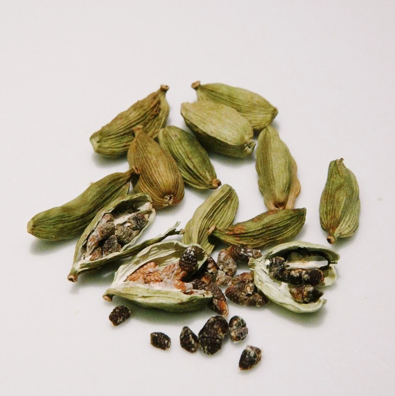 10 Wonderful Cardamom Benefits You Should Definitely Know About