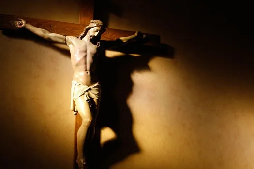 crucifix-2-flash.jpg