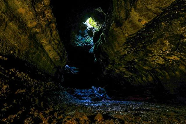 Lava tube. #L7photo #apecave #uppercave #washington