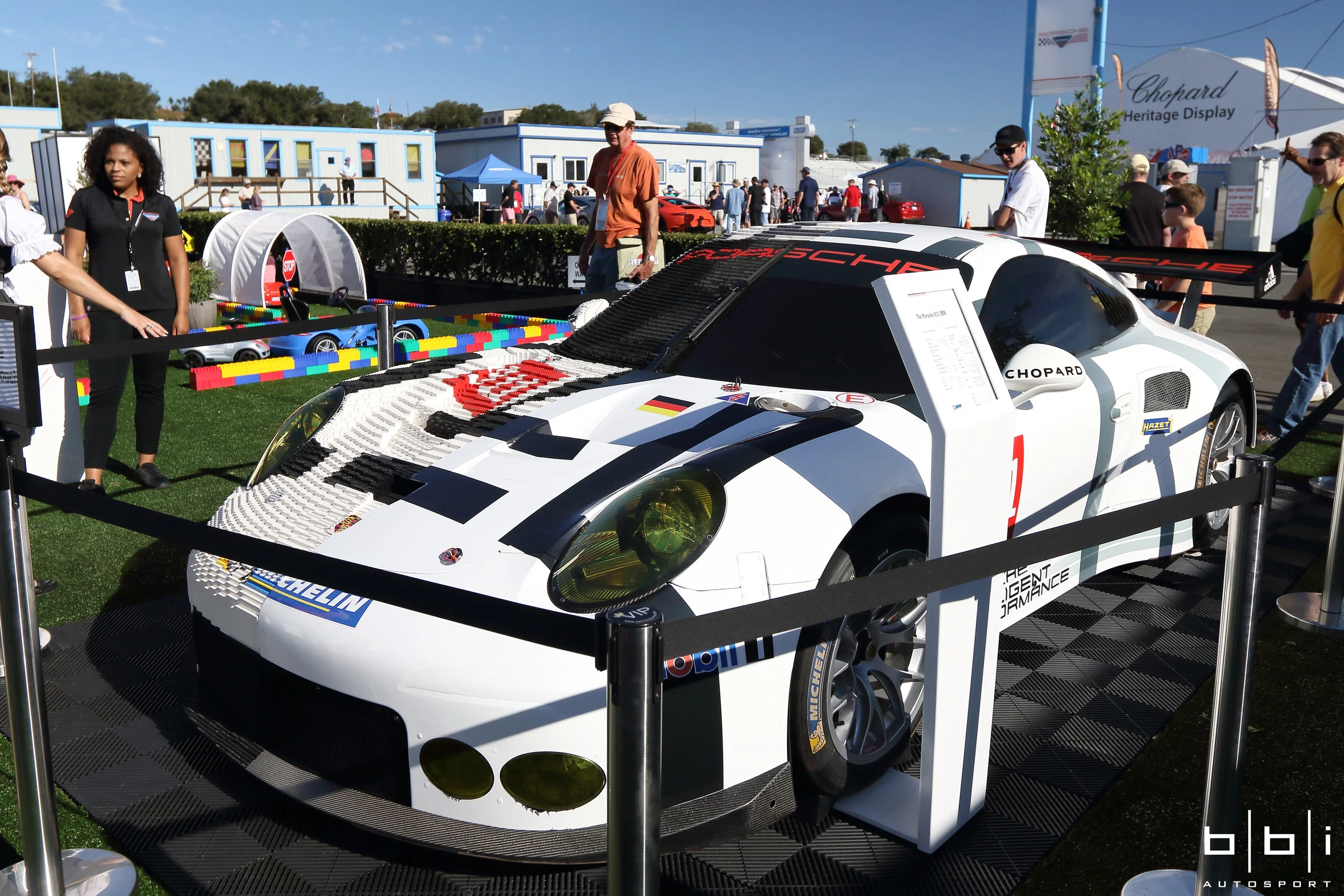 Half of this Porsche 991 RSR is made from 380,000 pieces of Legos in 28 days