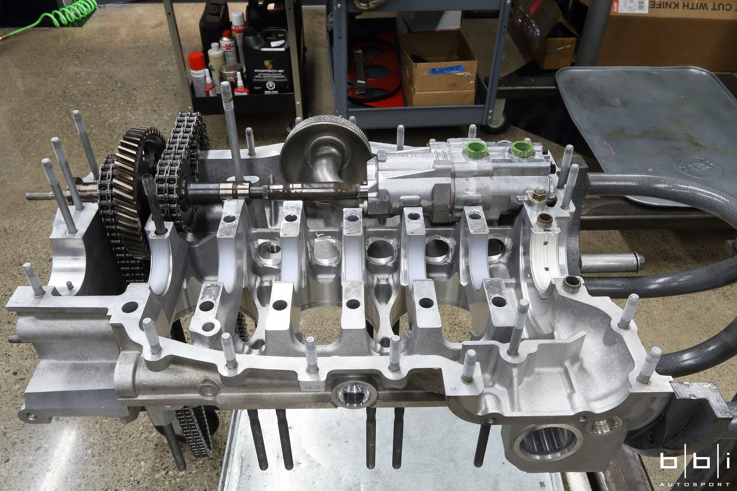 Engine thoroughly cleaned in ultrasonic cleaner and ready fo be reassembled.