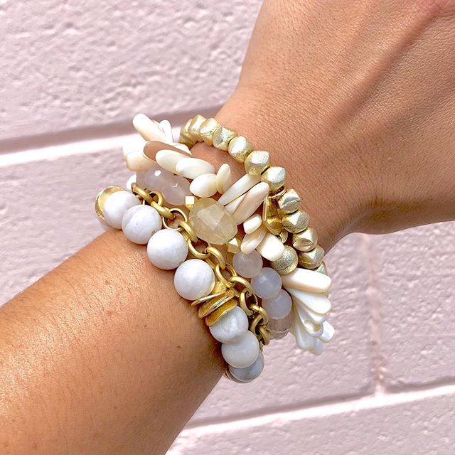 A neutral stack for the win today! 🙌🏻
Not pictured - my bandaged up thumb that I literally almost chopped off on Monday 👍🏻🙄 #roughjob #seriousbusiness #lovesaffect #lovesaffectjewelry