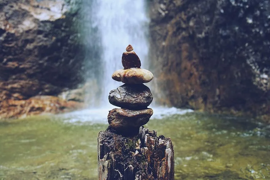 Hymn to Their Majesties Consistency and Moderation