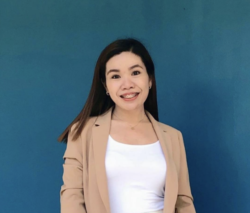 Janice, Tagalog instructor