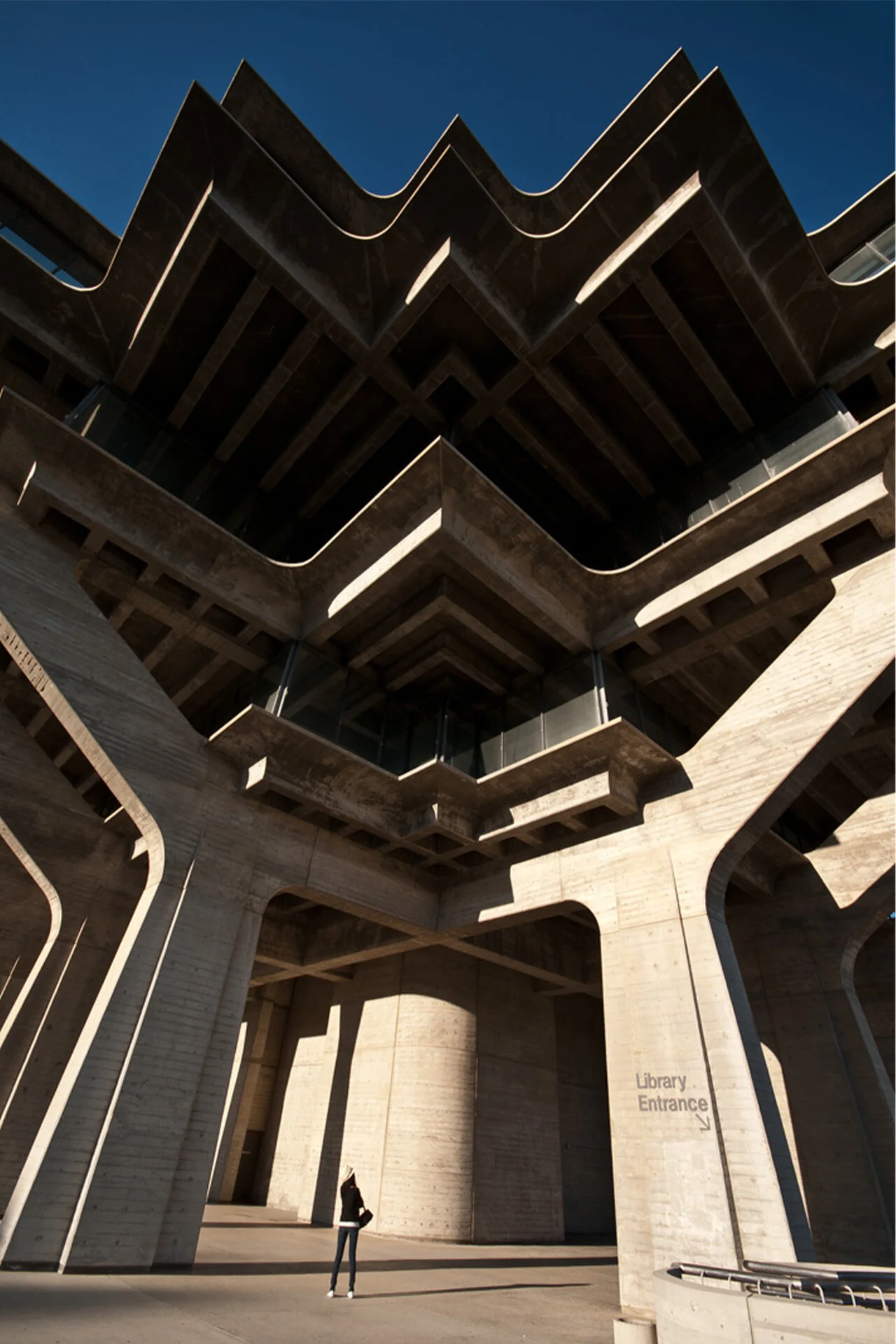 Geisel Library, UCSD, Photo by ‘Ray-from-LA’ -  Link to original