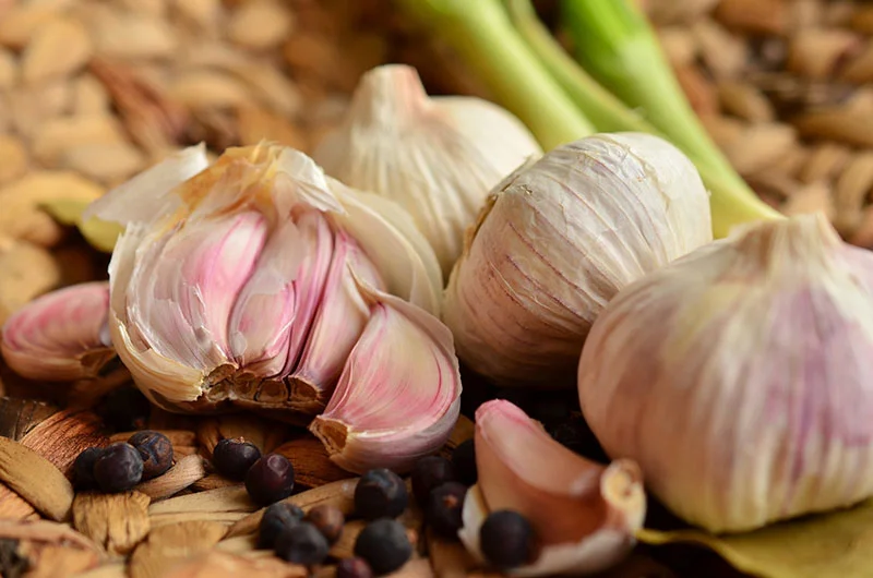 garlic-1336910_1920_800px.jpg
