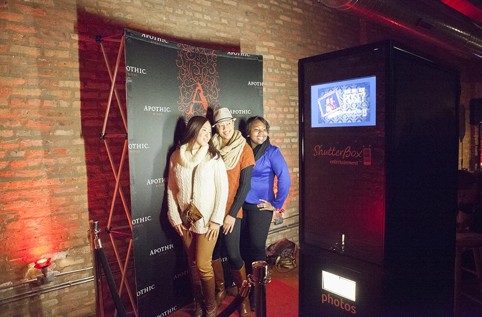 LoftonLakePhotoBoothGuests.jpg