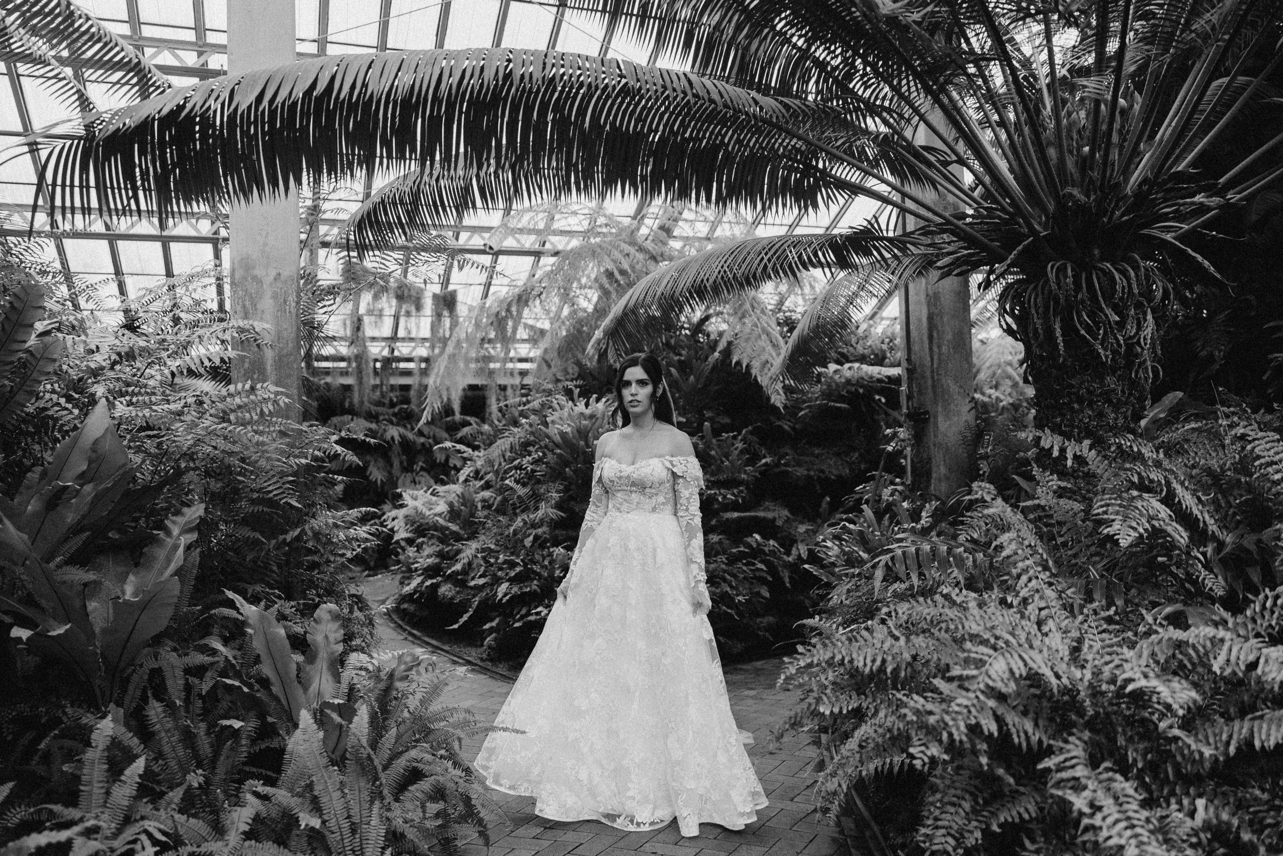 CHICAGO-WEDDING-PHOTOGRAPHY-BY-ARTISTS-AND-STORIES-BY-MEGAN-SAUL-PORTRAITS (60 of 302).jpg