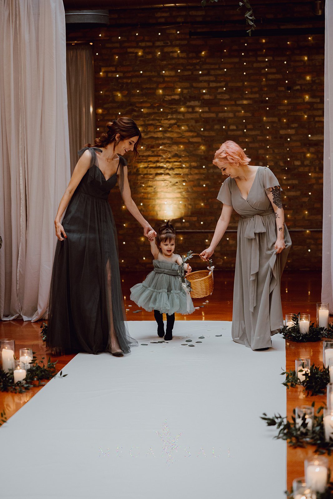 CHICAGO-WEDDING-PHOTOGRAPHY-BY-ARTISTS-AND-STORIES-BY-MEGAN-SAUL-CEREMONY (13 of 85)_websize.jpg