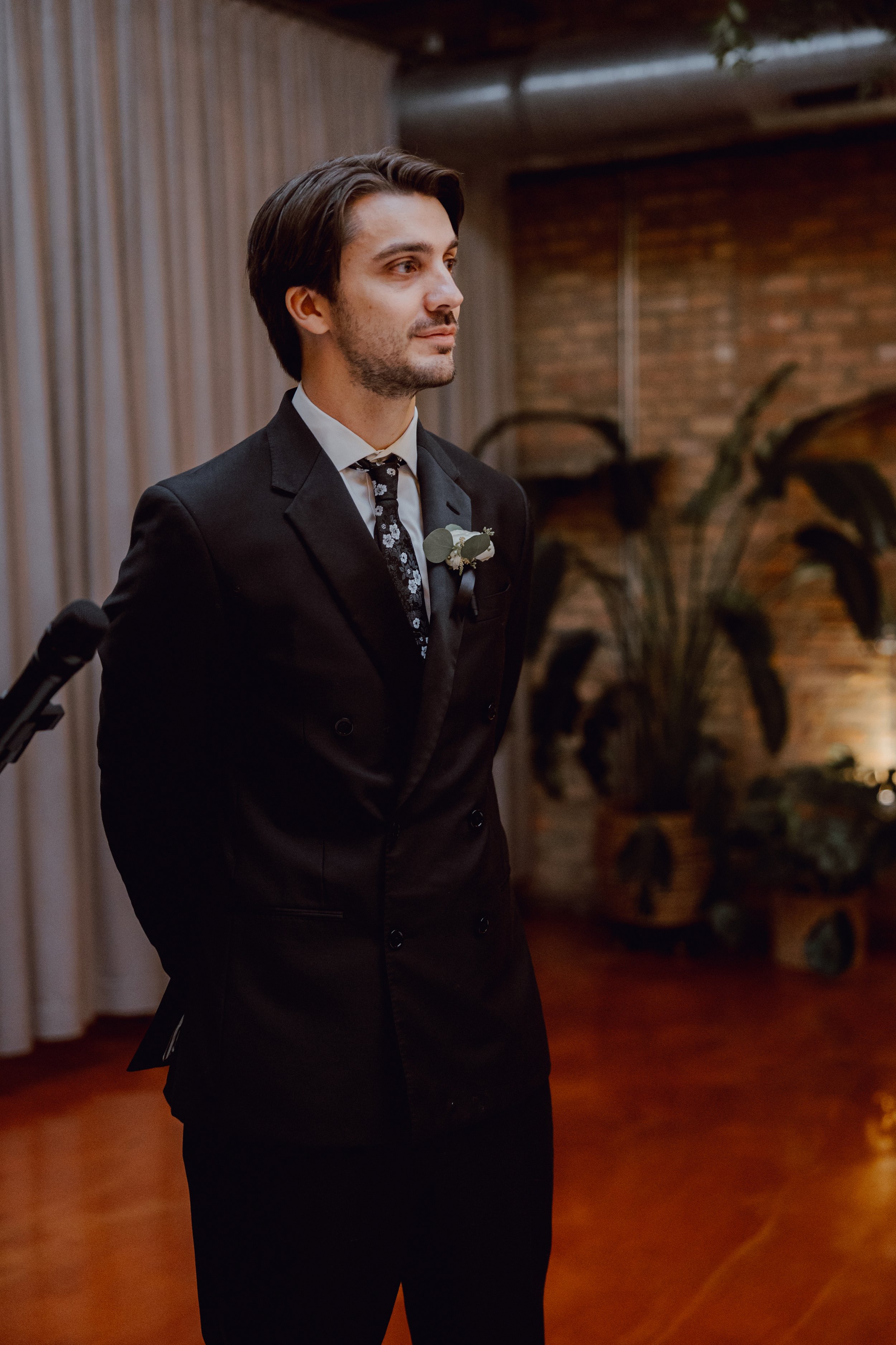 CHICAGO-WEDDING-PHOTOGRAPHY-BY-ARTISTS-AND-STORIES-BY-MEGAN-SAUL-CEREMONY (17 of 85).jpg