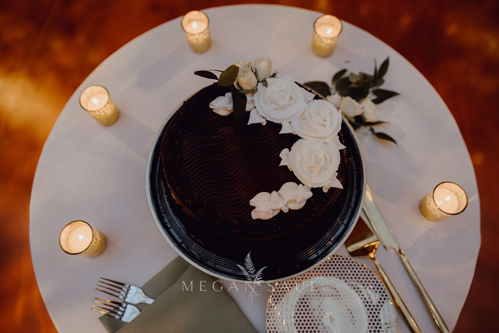 CHICAGO-WEDDING-PHOTOGRAPHY-BY-ARTISTS-AND-STORIES-BY-MEGAN-SAUL-RECEPTION-DECOR (23 of 28)_websize.jpg