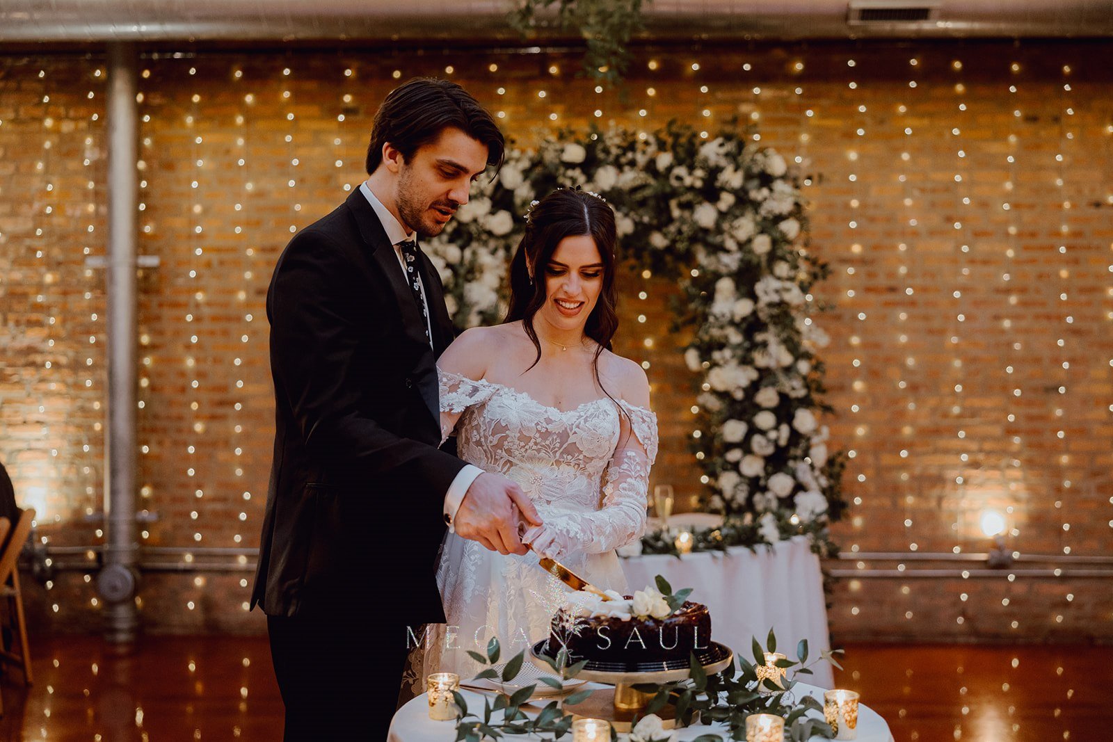 CHICAGO-WEDDING-PHOTOGRAPHY-BY-ARTISTS-AND-STORIES-BY-MEGAN-SAUL-RECEPTION (67 of 211)_websize.jpg