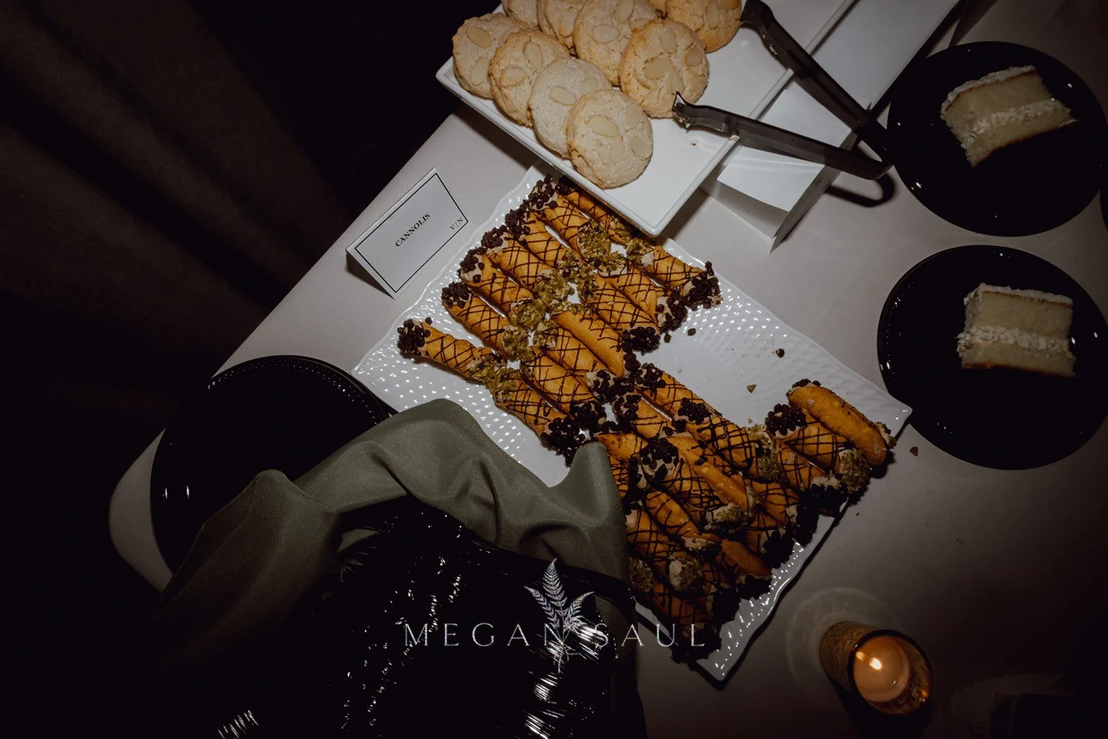 CHICAGO-WEDDING-PHOTOGRAPHY-BY-ARTISTS-AND-STORIES-BY-MEGAN-SAUL-RECEPTION (137 of 211)_websize-2.jpg